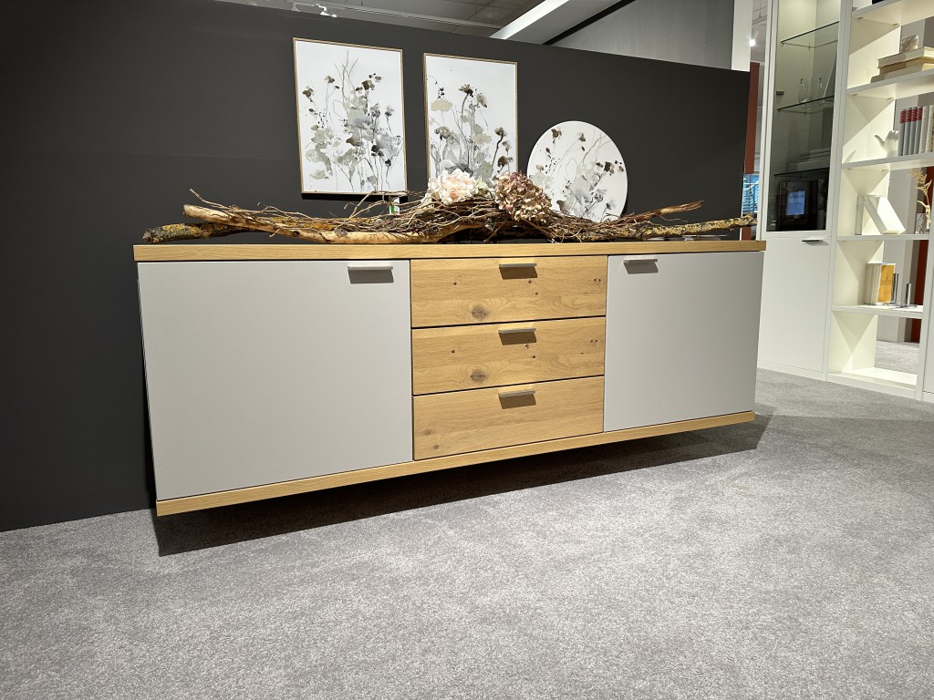 Hängesideboard