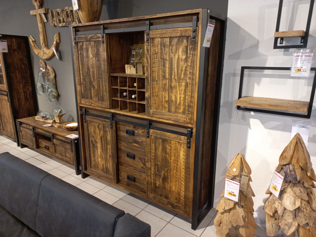 Highboard