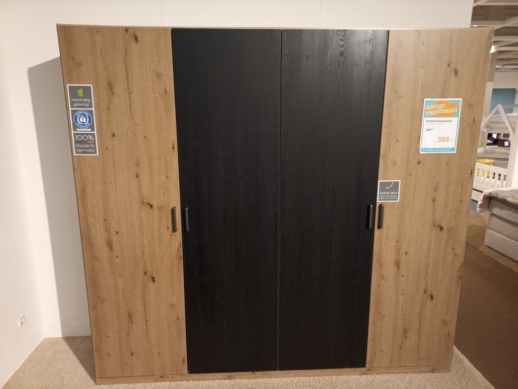 Drehtürenschrank 