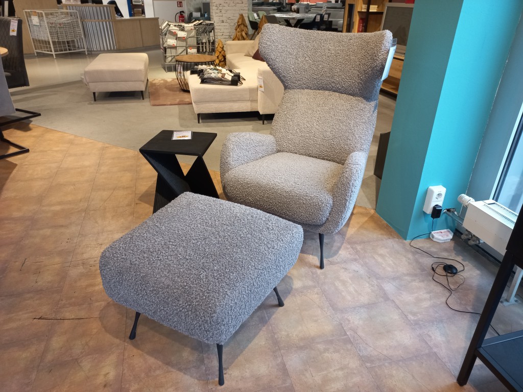 Ohrensessel inkl. Hocker